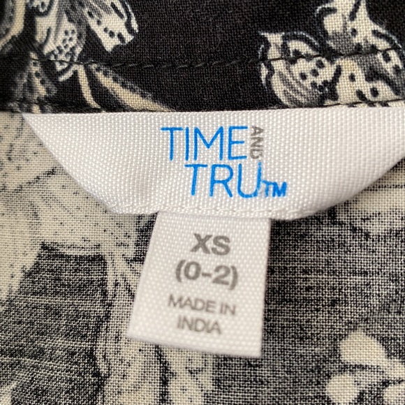 Time and Tru Flutter Sleeve Cotton Blend Dress - Picture 11 of 12